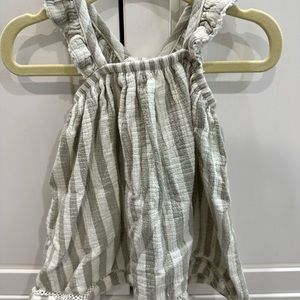 Beautiful woven ruffle Quincy Mae dress - size 12-18 months